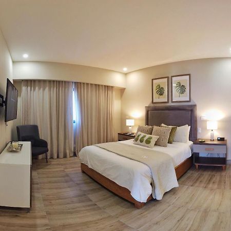 Regatta Living Hotel By Mint Santo Domingo Bagian luar foto